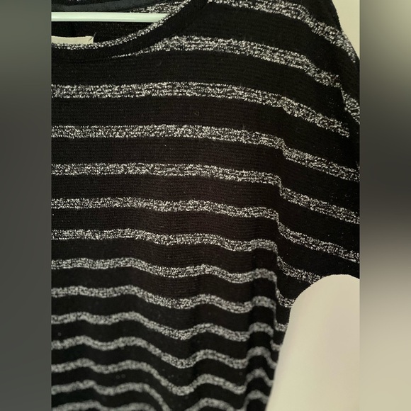 Lou & Grey Textured Stripes Long Sleeve Top Size Small - Picture 4 of 8